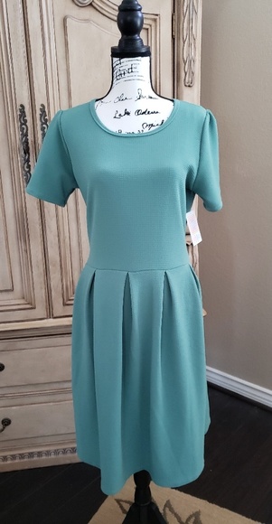 Dress - Picture 1 of 4